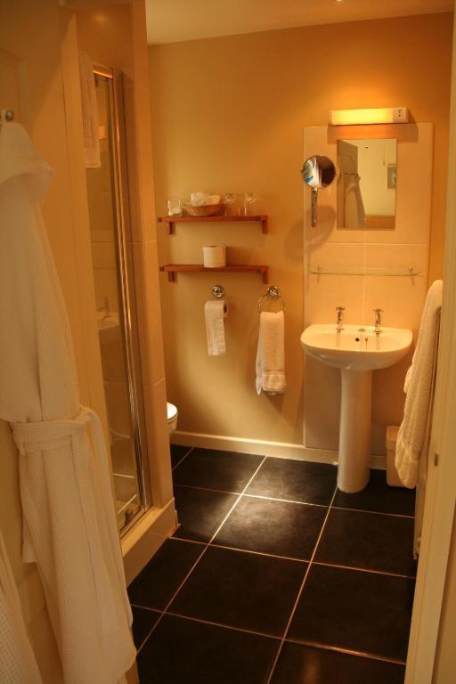 Hazel Court Guest House Newport  Extérieur photo